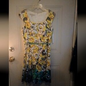 NWOT Women's Maggie London Dress